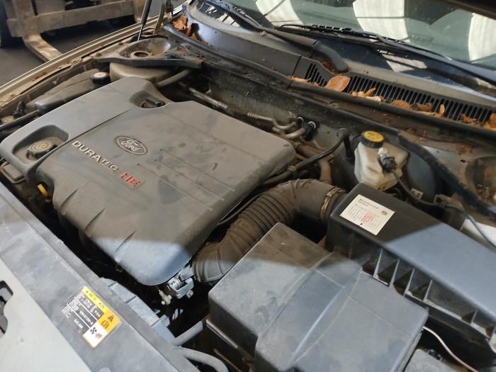 Ford Mondeo III Wagon 1.8 16V Sloopvoertuig (2005, Beige)