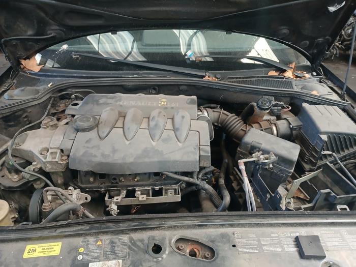 Renault Laguna II Grandtour 1.6 16V Samochód złomowany (2007, Czarny)