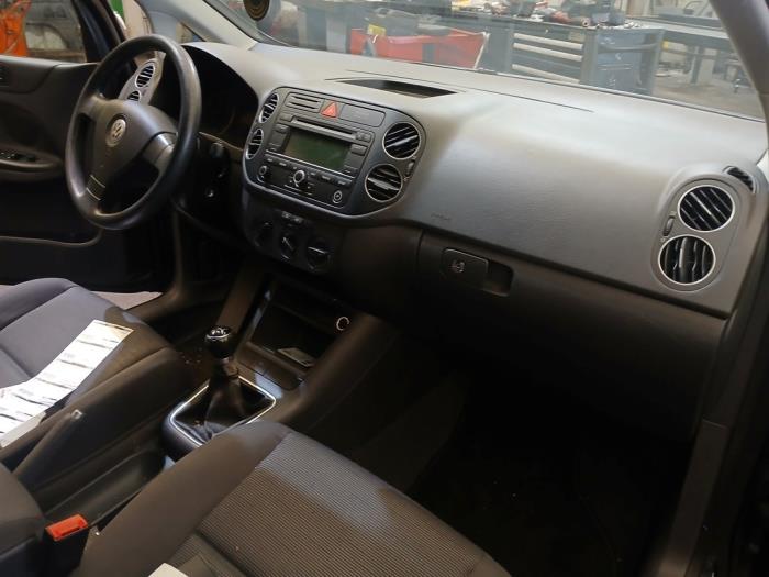 Volkswagen Golf V 1.4 FSI 16V Skrotfordon (2006, ZWART)