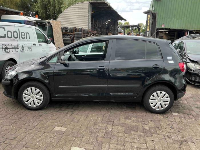 Volkswagen Golf V 1.4 FSI 16V Skrotfordon (2006, ZWART)