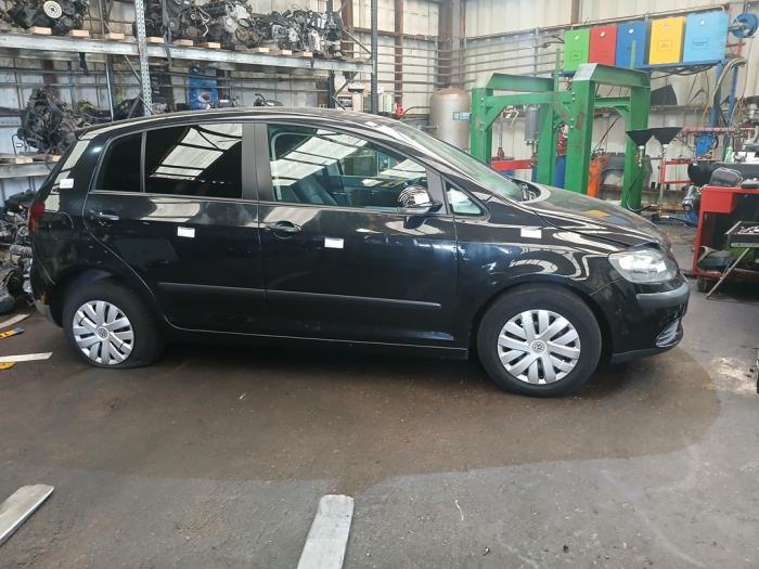 Volkswagen Golf V 1.4 FSI 16V Skrotfordon (2006, ZWART)