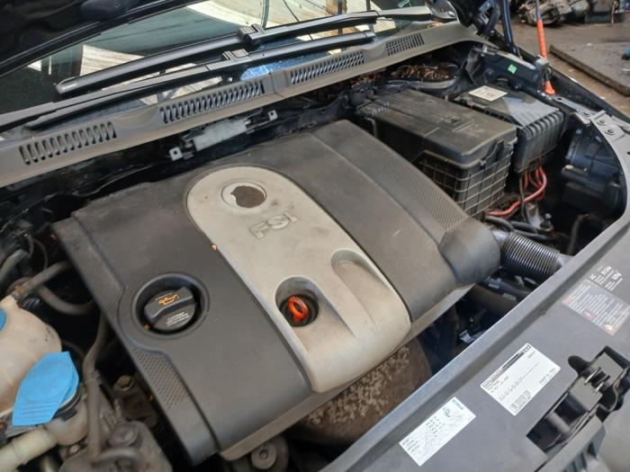 Volkswagen Golf V 1.4 FSI 16V Skrotfordon (2006, ZWART)