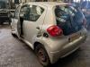 Toyota Aygo 1.0 12V VVT-i Skrotfordon (2008, GRIJS)