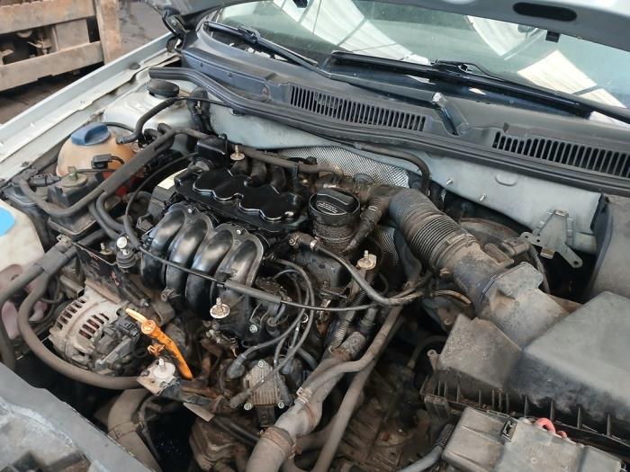 Volkswagen Bora 1.6 Sloopvoertuig (2000, Grijs)