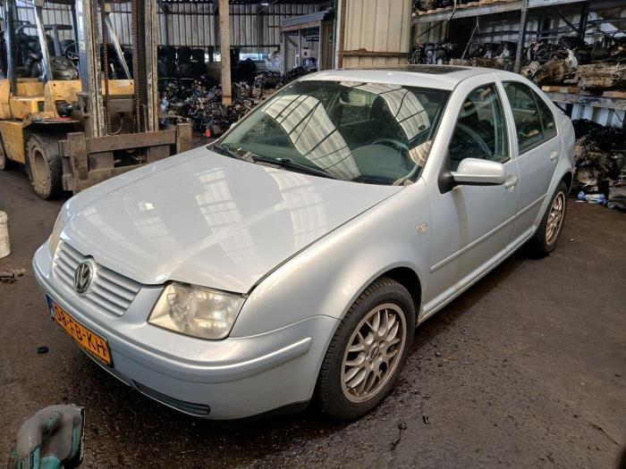 Volkswagen Bora 1.6 Sloopvoertuig (2000, Grijs)
