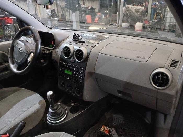 Ford Fusion 1.6 16V Sloopvoertuig (2003)