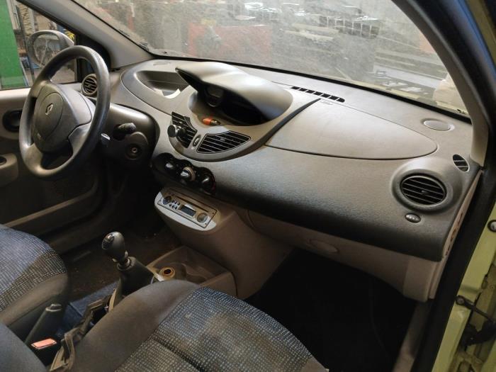 Renault Twingo II 1.2 Skrotfordon (2008, GEEL)