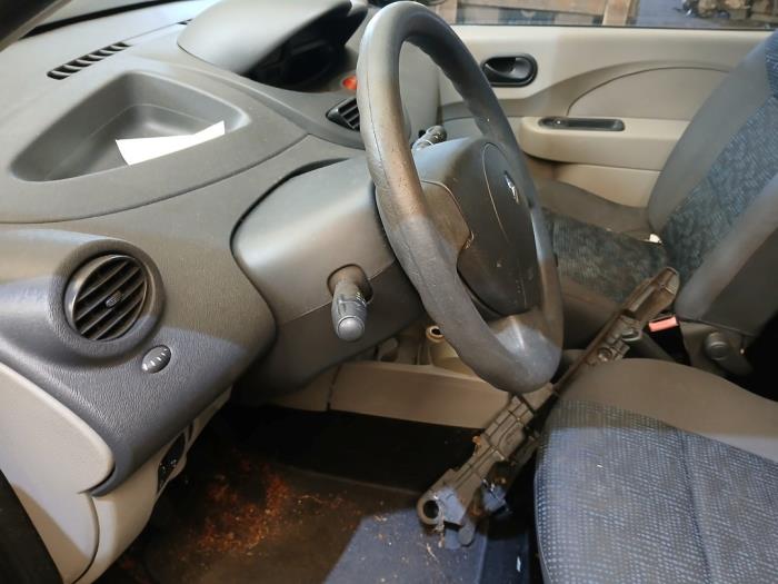 Renault Twingo II 1.2 Skrotfordon (2008, GEEL)