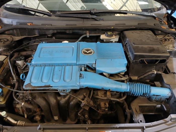 Mazda 3 1.6i 16V Skrotfordon (2007, BLAUW)