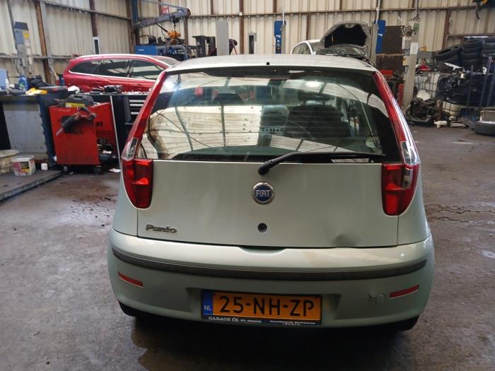 Fiat Punto II 1.2 60 S Skrotfordon (2003, GROEN)