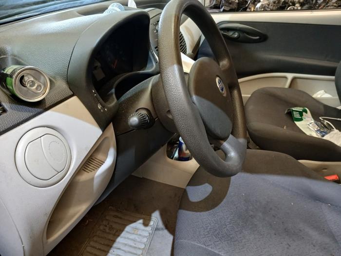 Fiat Punto II 1.2 60 S Skrotfordon (2003, GROEN)