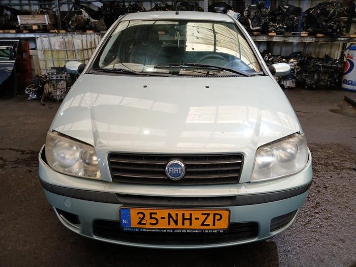 Fiat Punto II 1.2 60 S Skrotfordon (2003, GROEN)