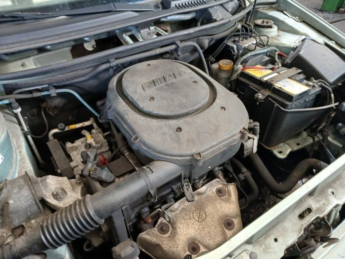 Fiat Punto II 1.2 60 S Skrotfordon (2003, GROEN)