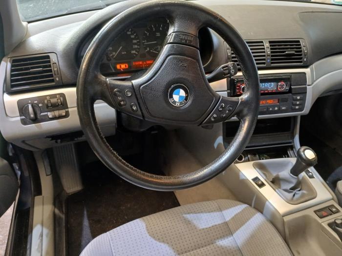 BMW 3 serie 316i Skrotfordon (1999, BLAUW)