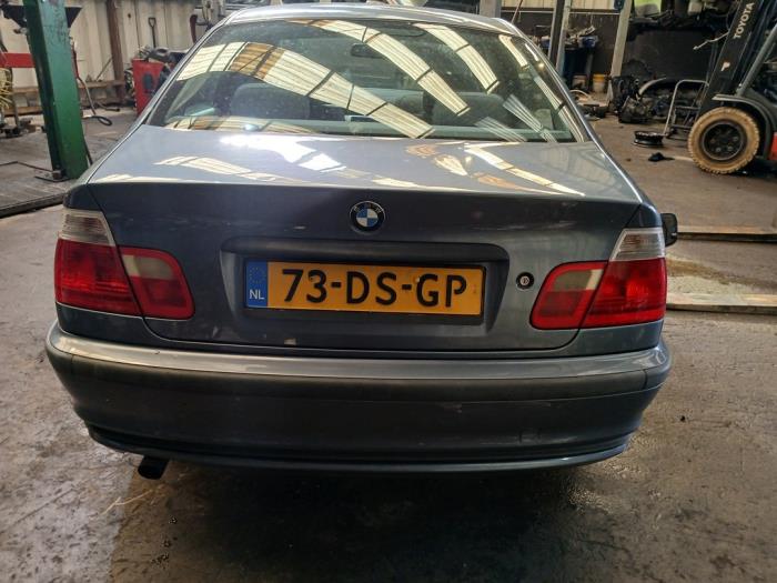 BMW 3 serie 316i Skrotfordon (1999, BLAUW)