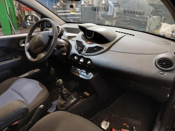 Renault Twingo II 1.2 Skrotfordon (2009, ZWART)