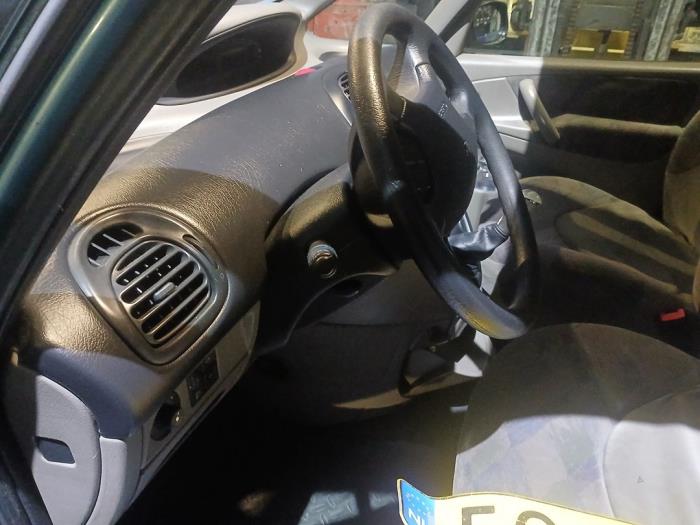 Citroen Xsara Picasso 1.8 16V Skrotfordon (2001, BLAUW)