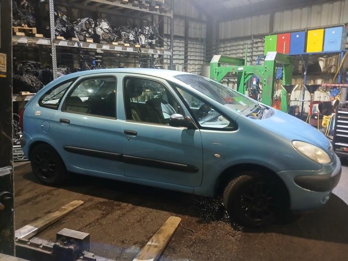 Citroen Xsara Picasso 1.8 16V Skrotfordon (2001, BLAUW)