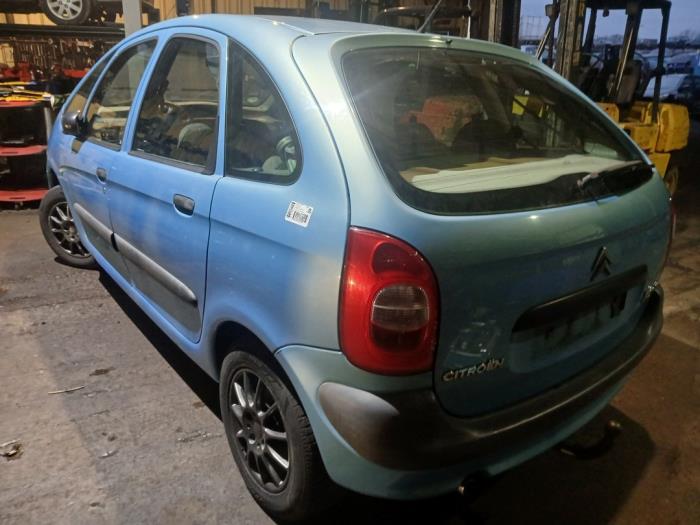 Citroen Xsara Picasso 1.8 16V Skrotfordon (2001, BLAUW)