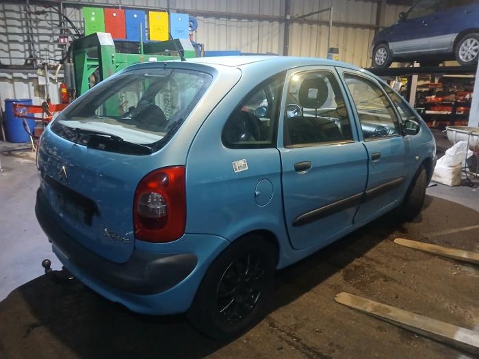 Citroen Xsara Picasso 1.8 16V Skrotfordon (2001, BLAUW)