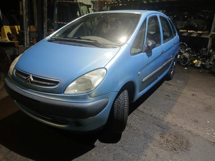 Citroen Xsara Picasso 1.8 16V Skrotfordon (2001, BLAUW)