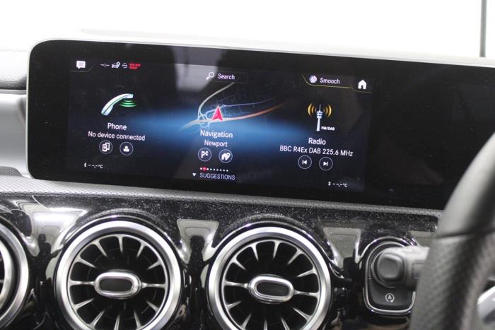 Mercedes CLA 1.3 CLA-180 Turbo 16V Skrotfordon (2019, ZWART)