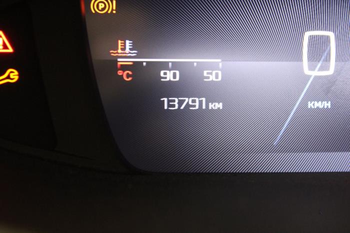 Peugeot 308 1.5 Blue HDi 130 16V Samochód złomowany (2022, Czarny)