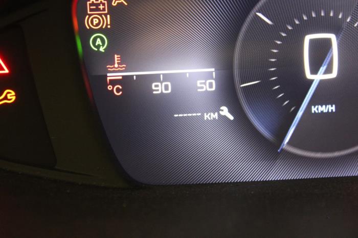 Peugeot 308 1.5 Blue HDi 130 16V Samochód złomowany (2022, Czarny)