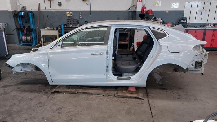 Hyundai i30 Fastback 1.4 T-GDI 16V Samochód złomowany (2018, Bialy)