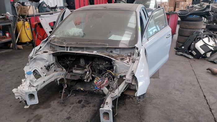 Hyundai i30 Fastback 1.4 T-GDI 16V Samochód złomowany (2018, Bialy)