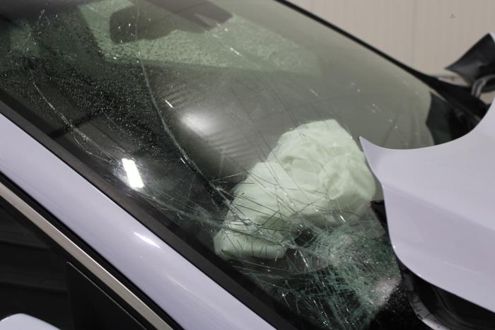 Hyundai i30 Fastback 1.4 T-GDI 16V Samochód złomowany (2018, Bialy)