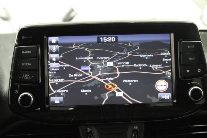 Hyundai i30 Fastback 1.4 T-GDI 16V Samochód złomowany (2018, Bialy)