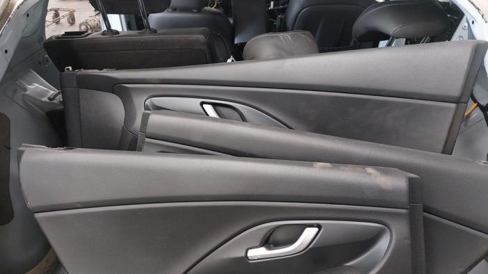 Hyundai i30 Fastback 1.4 T-GDI 16V Samochód złomowany (2018, Bialy)