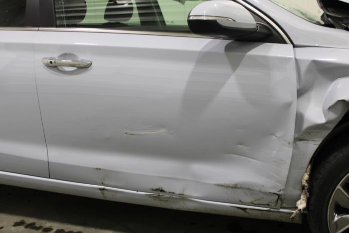 Hyundai i30 Fastback 1.4 T-GDI 16V Samochód złomowany (2018, Bialy)