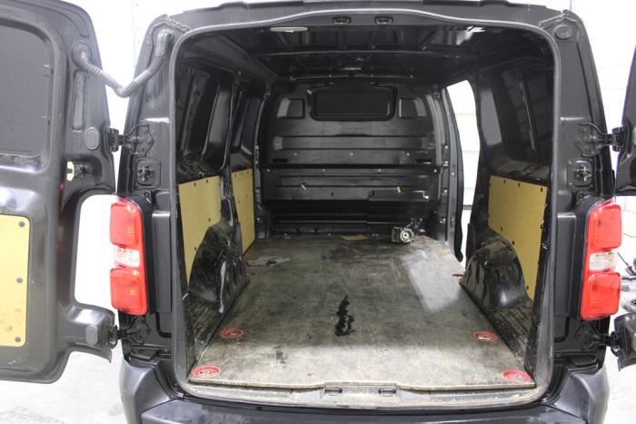 Citroen Jumpy 2.0 Blue HDI 120 Skrotfordon (2019, ZWART)