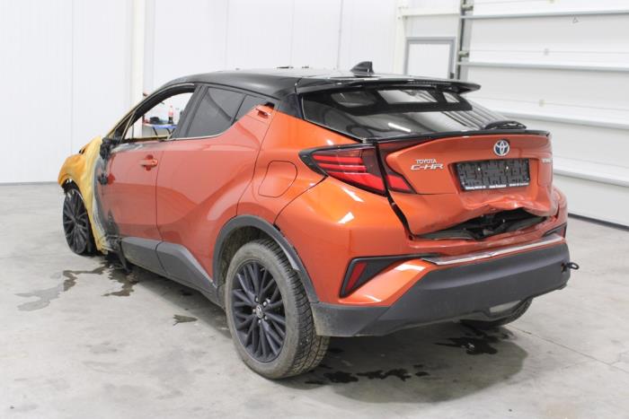 Toyota C-HR 1.8 16V Hybrid Sloopvoertuig (2021, Oranje)