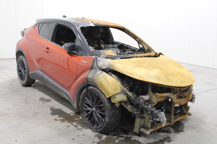 Toyota C-HR 1.8 16V Hybrid Sloopvoertuig (2021, Oranje)