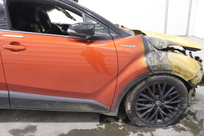 Toyota C-HR 1.8 16V Hybrid Sloopvoertuig (2021, Oranje)