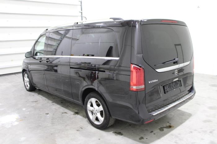 Mercedes V 2.1 250 BlueTEC, 250 d 16V Skrotfordon (2017, ZWART)
