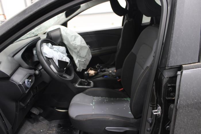 Dacia Jogger 1.0 TCe 110 12V Sloopvoertuig (2024, Zwart)