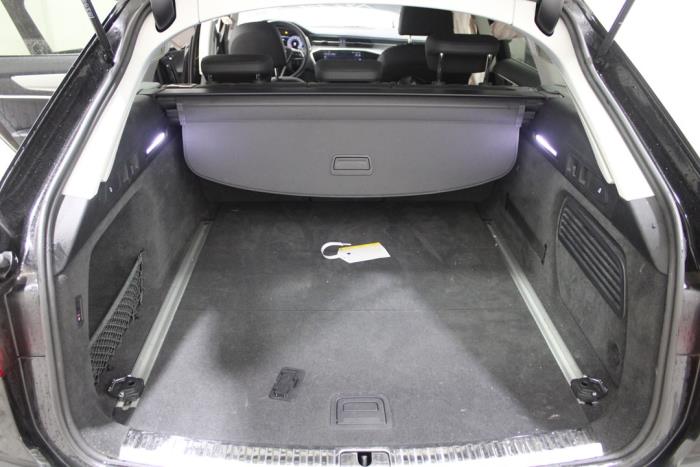 Audi A6 Avant 2.0 35 TDI Mild hybrid Sloopvoertuig (2021, Zwart)