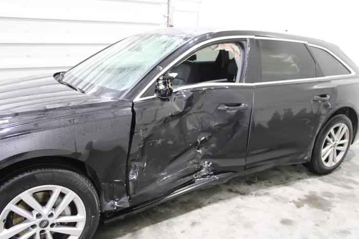 Audi A6 Avant 2.0 35 TDI Mild hybrid Sloopvoertuig (2021, Zwart)