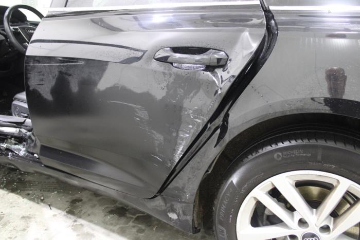 Audi A6 Avant 2.0 35 TDI Mild hybrid Sloopvoertuig (2021, Zwart)