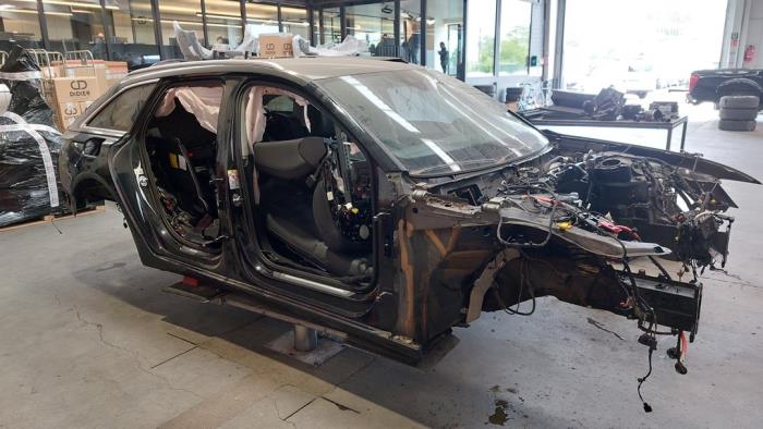 Audi A6 Avant 2.0 35 TDI Mild hybrid Sloopvoertuig (2021, Zwart)