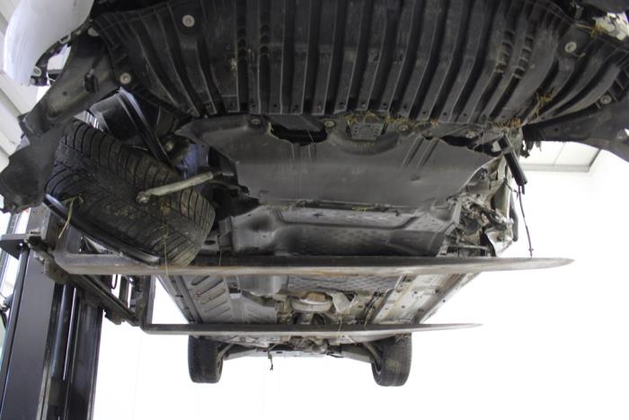 Mercedes C Estate C-180d 1.6 Turbo 16V Skrotfordon (2020, GRIJS)