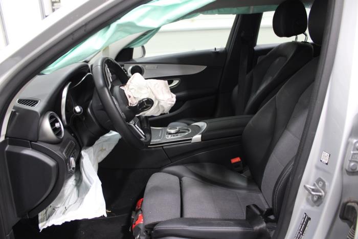 Mercedes C Estate C-180d 1.6 Turbo 16V Skrotfordon (2020, GRIJS)