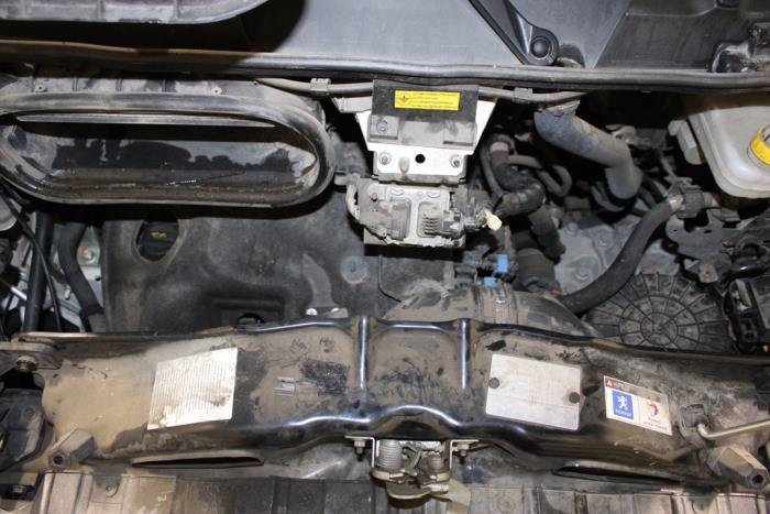 Peugeot Boxer 2.2 Blue HDi 120 Sloopvoertuig (2019, Wit)