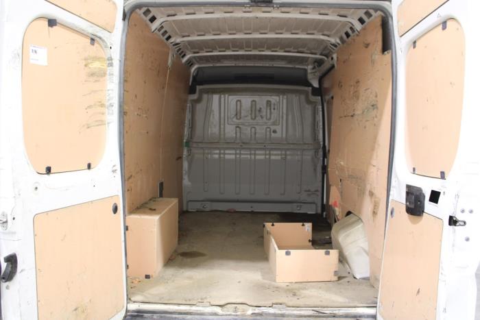 Peugeot Boxer 2.2 Blue HDi 120 Sloopvoertuig (2019, Wit)