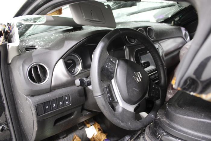 Suzuki Vitara 1.4 Booster Jet Turbo 16V SHVS Sloopvoertuig (2024, Zwart)