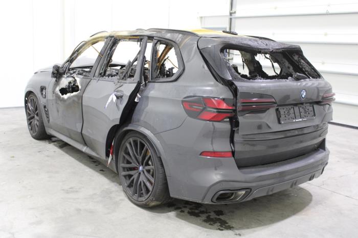 BMW X5 xDrive50e 3.0 24V Skrotfordon (2023, GRIJS)